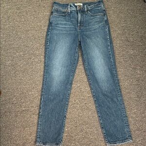 Madewell Women's Straight Leg Jeans in Blue